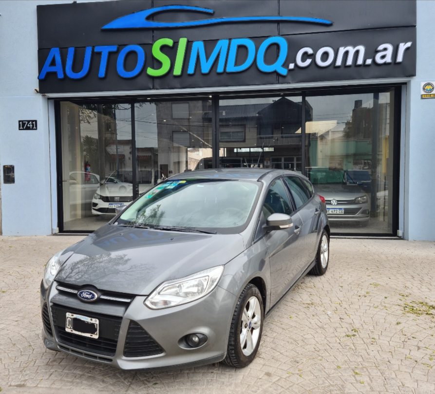 Ford Focus 2015, foto 1 de 10