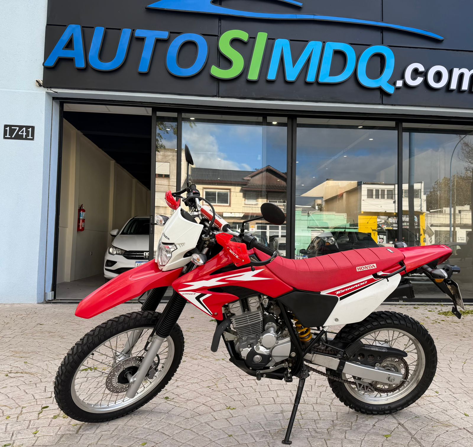 Honda XR Tornado 2023